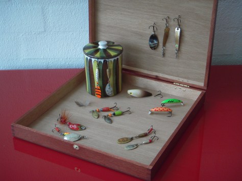 En kollektion af "goodies" fundet i gemmerne - perfekte til UL-fiskeriet