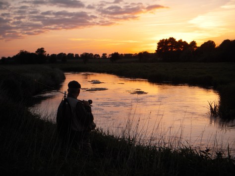 - Forholdene blev minimalt bedre hen under aften, men vi spottede ikke mange fisk 